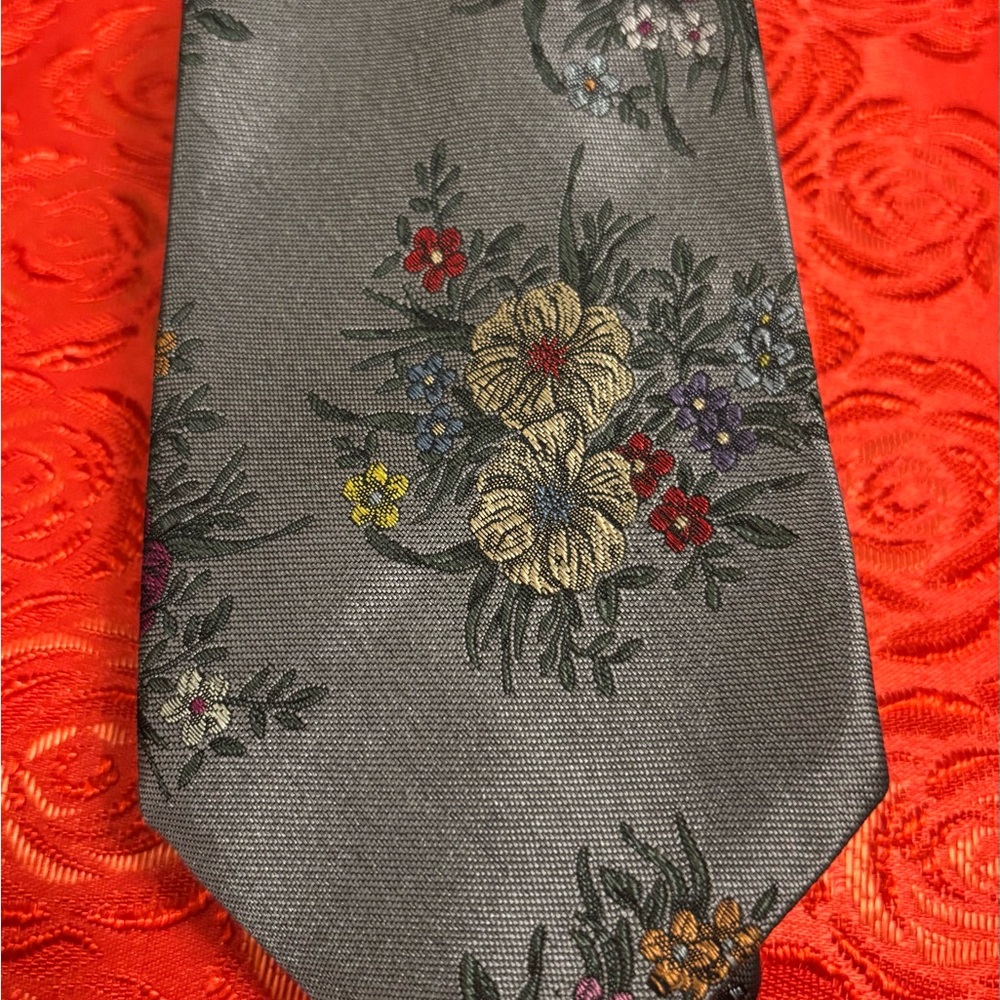 Burberry Floral Tie